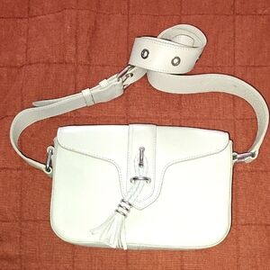 VINCE CAMUTOMicah Leather Crossbody Bag Gray